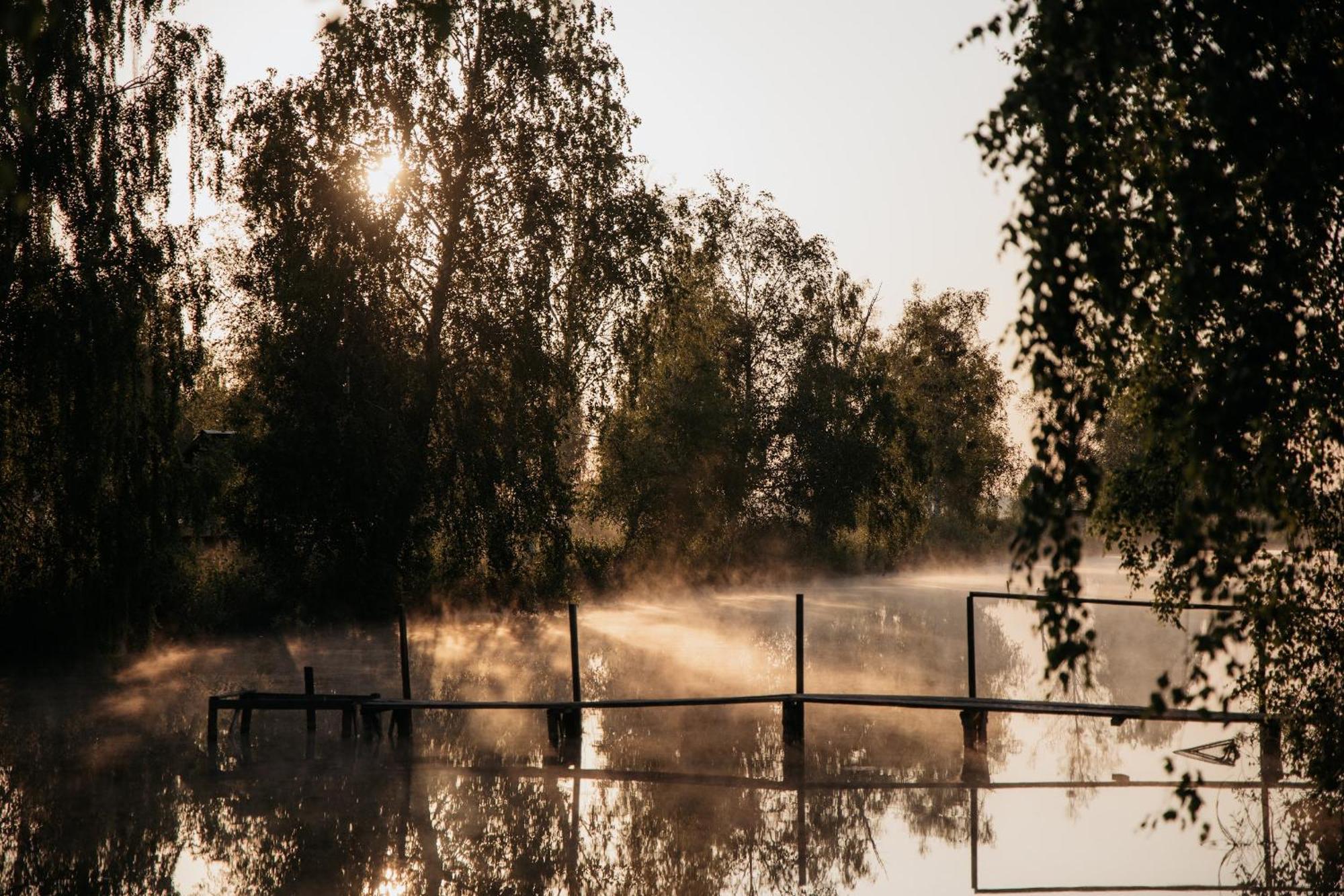 Zaliv Hotel Strasheve Buitenkant foto